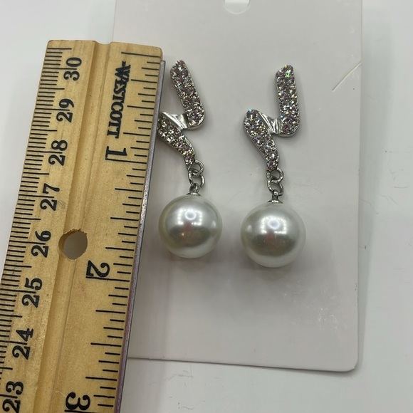 Silver rhistone and white acrylic pearl pendant earrings - Picture 8 of 8